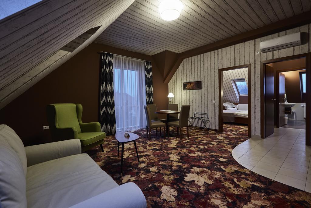 Hotel Lajta Park Mosonmagyarovar Exterior photo