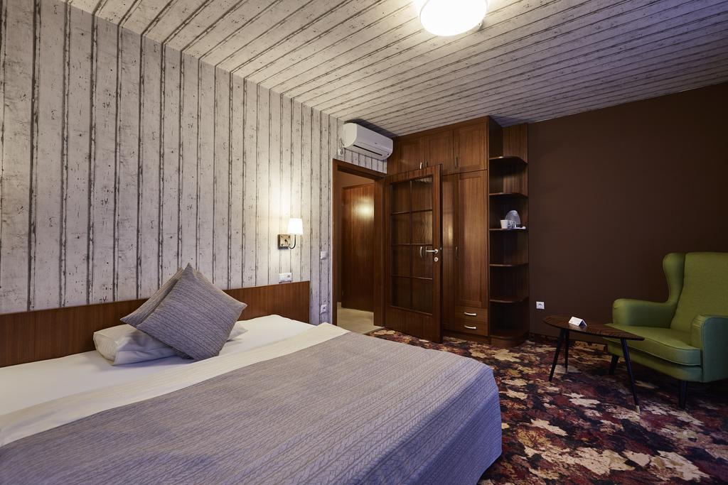 Hotel Lajta Park Mosonmagyarovar Exterior photo
